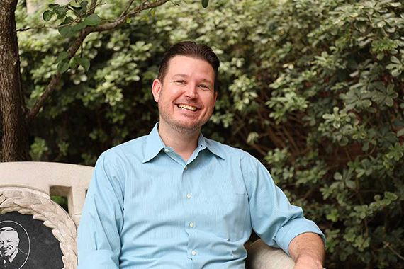 Michael Kofler sitting on a bench